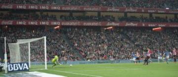 1-0. Aduriz anotó de penalti el primer gol.
