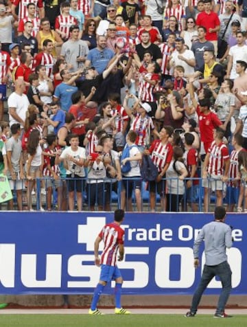 La presentación de Gaitán en el Calderón en imágenes