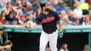 Mike Napoli est&aacute; aportando m&uacute;sculo al turno de bateo de los Cleveland Indians.