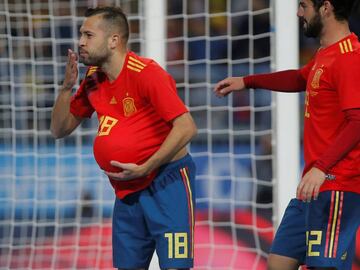 Soccer Football - International Friendly - Spain v Costa Rica - Estadio La Rosaleda, Malaga, Spain - November 11, 2017   Spain&rsquo;s Jordi Alba celebrates scoring their first goal   REUTERS/Jon Nazca