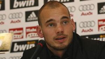 <b>CRÍTICO.</b> El centrocampista del Real Madrid Wesley Sneijder reconoció que no está jugando tan bien como desearía o podría, pero confía en seguir mejorando.