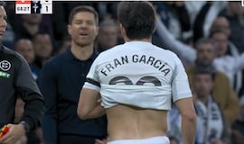 Le pilló la TV de pleno: el bocinazo de cabreo de Xabi Alonso a Fran García por dejar al equipo con 10