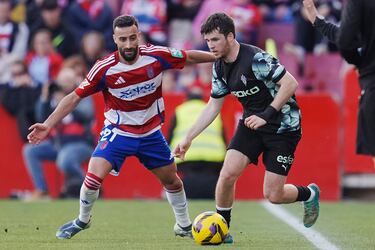 Fran Escrib¨¢ y los fichajes: ¡°Si viene alguien m¨¢s, fenomenal¡±