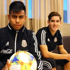 Efraín Álvarez can't play for US until he files for switch from Mexico