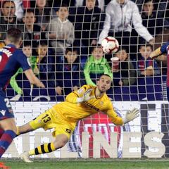 Morales bate su récord goleador en Primera y apunta a Koné