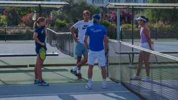 Y mientras... Nadal visita los entrenamientos de la Academia