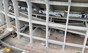 En la que es la fachada del estadio se trabaja para colocar leds.