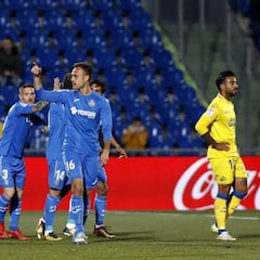 Cruce de pullas ante la renovación de Juan Cala