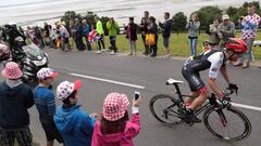 Paul Voss rueda durante la primera etapa del Tour de Francia 2016.