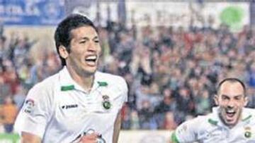 <b>GOL VITAL. </b>Garay anotó el penalti que le dio la victoria al Racing ante la Real.