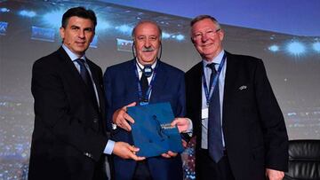 Los seleccionadores rinden homenaje en Par¨ªs a Del Bosque