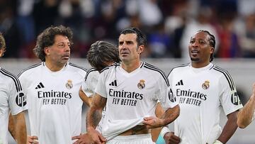 Soccer Football - FC Barcelona Legends v Real Madrid Legends - Khalifa International Stadium, Al Rayyan, Qatar - November 28, 2024 Real Madrid Legends' Luis Figo looks on during the penalty shootout REUTERS/Ibraheem Al Omari