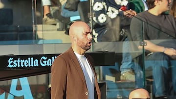Claudio Giráldez, entrenador del Celta, durante el partido contra el Athletic en Balaídos.