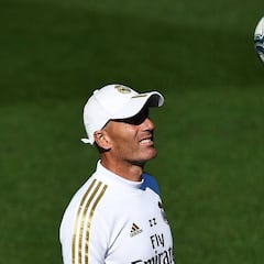 Zidane sale de los Alpes
vistiendo el maillot de líder