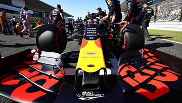 SUZUKA, JAPAN - OCTOBER 13: Max Verstappen of Netherlands and Red Bull Racing prepares to drive on the grid before the F1 Grand Prix of Japan at Suzuka Circuit on October 13, 2019 in Suzuka, Japan. (Photo by Mark Thompson/Getty Images)