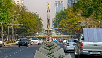 Hoy No Circula prohíbe transitar a los autos con engomado azul en calles y avenidas de CDMX y EDOMEX para el viernes 15 de agosto del 2025.