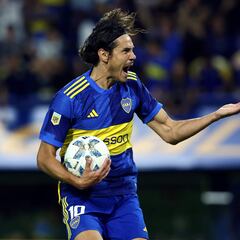 Cavani resurge con furia