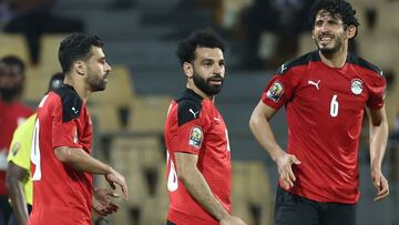 Salah celebra con sus compañeros el gol de Egipto ante Sudán.