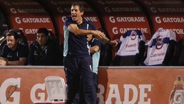 Lapidario informe de Carlos Ulloa deja a Mario Salas en las cuerdas