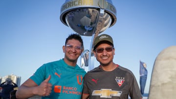 AME943. PUNTA DEL ESTE (URUGUAY), 26/10/2023.- Aficionados de Fortaleza y Liga Universitaria de Quito se preparan para el partido de la final de la Copa Sudamericana que se disputar¨¢ el s¨¢bado 28 de octubre, hoy, en Punta del Este (Uruguay). EFE/ Ra¨²l Mart¨ªnez