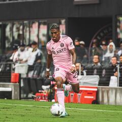 ¿Emerson se queda sin jugar con Messi?: Santos lo quiere de vuelta