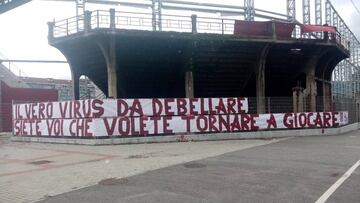 Una de las pancartas en el Estadio Filadelfia.