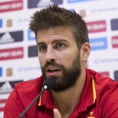 Piqué: "Quería escuchar al Rey, pero estaba jugando a la pocha"