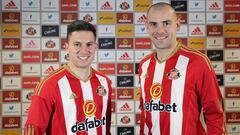 Sunderland sign Everton pair Gibson and Oviedo