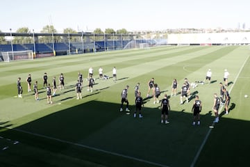 El Real Madrid se entrena antes del estreno en Vigo