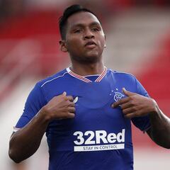 Gerrard se rinde a Morelos tras su doblete en Europa League