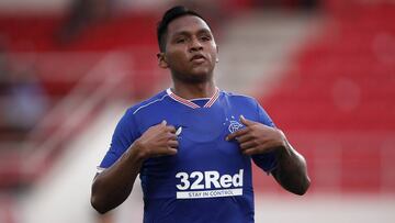 Steven Gerrard elogia a Alfredo Morelos 