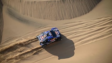 Ford Racing�s Spanish driver Nani Roma and Spanish co-pilot Alex Haro compete in Stage 10 of the 48th edition of the Dakar Rally 2026, between Bisha and Bisha, Saudi Arabia, on January 14, 2026. (Photo by Giuseppe CACACE / AFP)