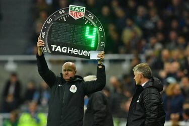 Solskjaer suggests two new faces at United in January