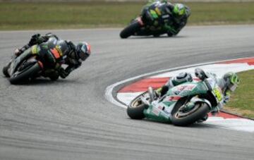 Cal Crutchlow, Bradley Smith y Pol Espargaró.