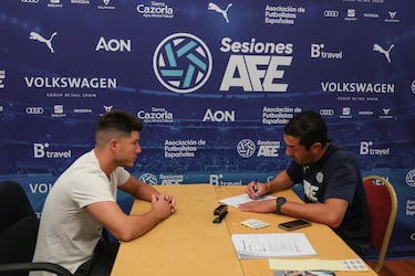 Mientras LaLiga tira de papeles, AFE salta al césped con su 38ª convocatoria