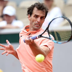 Ramos, Bautista y Martínez se despiden; Davidovich pasa en el derbi español y Munar avanza