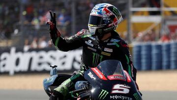 Johann Zarco celebrando su pole en Francia.