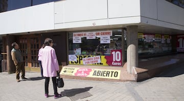 El Madrid, cuando inició las obras de remodelación, procedió al cierre de la totalidad de los 46 locales de 'La Esquina del Bernabéu'.