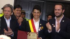 Esteban Chaves, condecorado en el Concejo de Bogotá