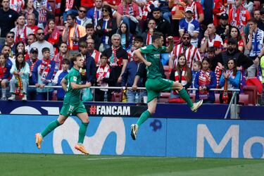 Doblete en el Metropolitano. El delantero catalán de Osasuna tuvo su día de gloria en la capital, demostrando que, a falta de Budimir, detrás hay buen recambio.