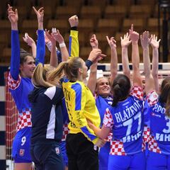 Bronce histórico de Croacia
ante una Dinamarca congelada