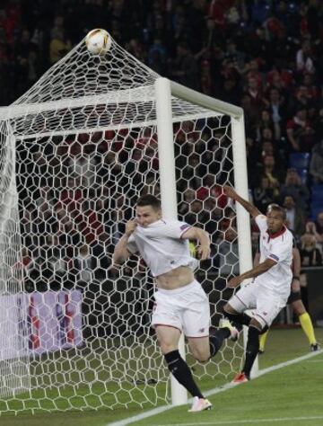 Gameiro celebrates after levelling the tie.