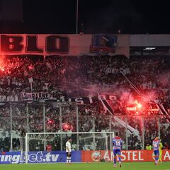 Grave denuncia en Colo Colo: contrató a barrista condenado por homicidio frustrado