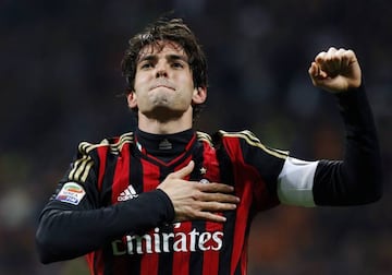 Kak&aacute; celebra un gol con el Mil&aacute;n en 2014.