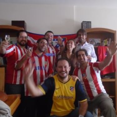 La peña del ‘Atleti’, colchoneros hasta las cimas del mundo