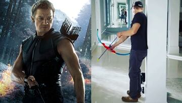 Jeremy Renner, 'Ojo de Halcón', se entrena en su casa con un arco de juguete