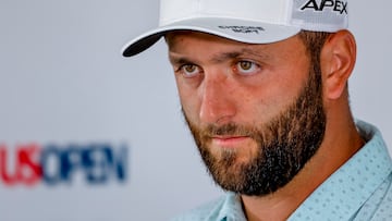 Brookline (United States), 14/06/2022.- Defending champion Jon Rahm of Spain participates in a news conference, during a practice round for the 2022 US Open golf tournament at The Country Club in Brookline, Massachusetts, USA, 14 June 2022. (Abierto, España, Estados Unidos) EFE/EPA/ERIK S. LESSER
