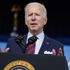 Biden considera cancelar $50,000 de deudas en préstamos estudiantiles