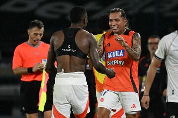 La Selección Colombia goleó 3-0 a Bolivia en el estadio Metropolitano y selló su paso a la Copa del Mundo 2026. Anotaron James, Jhon Córdoba y Juanfer Quintero.