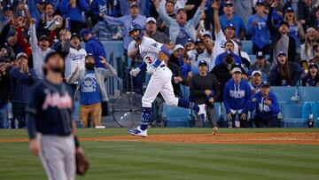 Chris Taylor conecta tres homeruns para otorgar a los Dodgers al menos un juego m&aacute;s en su b&uacute;squeda del bicampeonato de Grandes Ligas